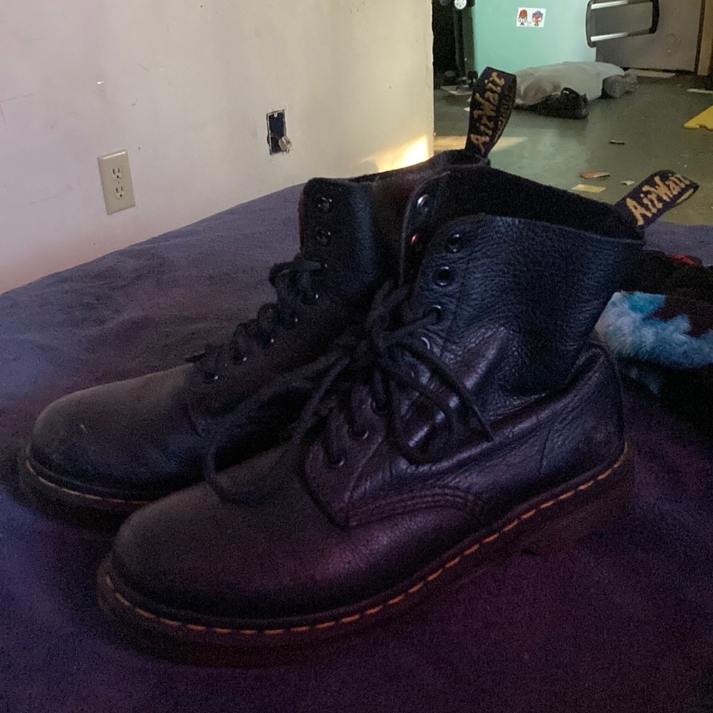 Combat boots